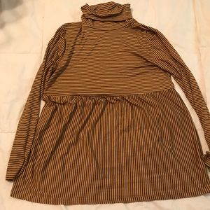 Turtle neck peplum top